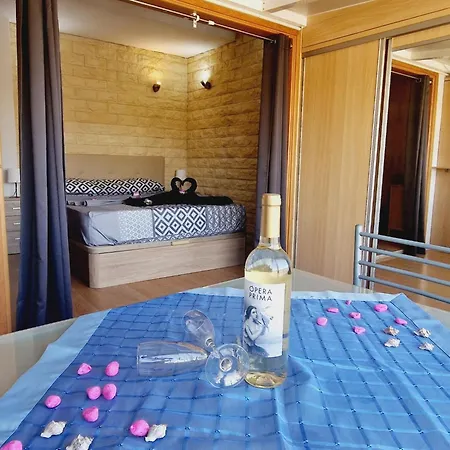 Semesterbostad Small Rooftop, Ocean View *