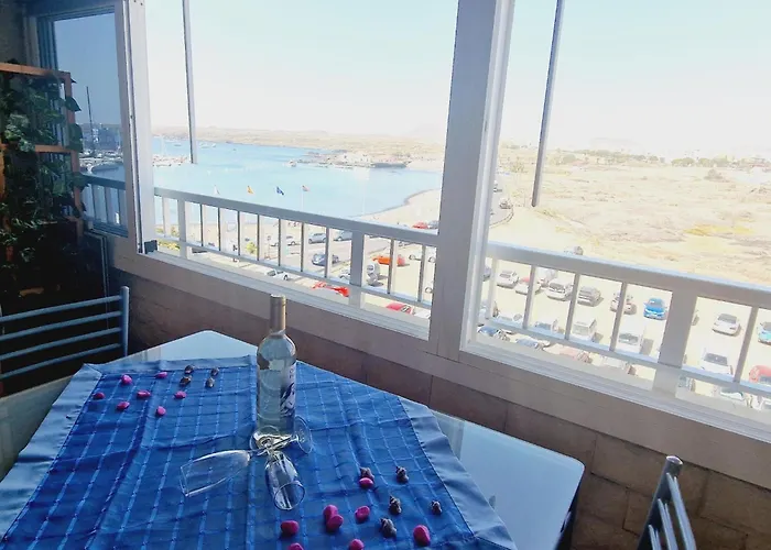 Small Rooftop, Ocean View בית נופש ארונה