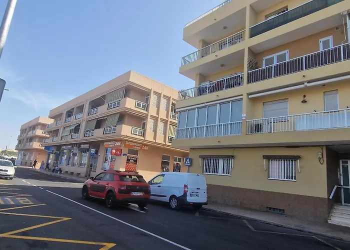Small Rooftop, Ocean View בית נופש